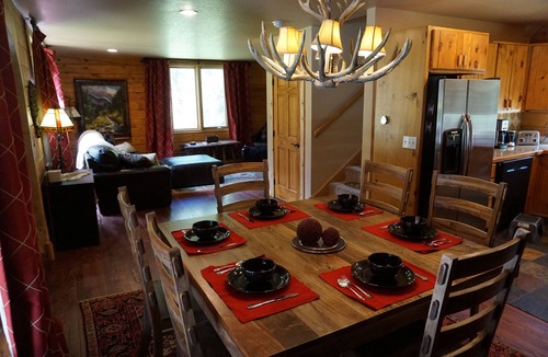 Breckenridge Cabin | Mountain Retreat with Amazing Hot Tub and Outdoor Patio Area!