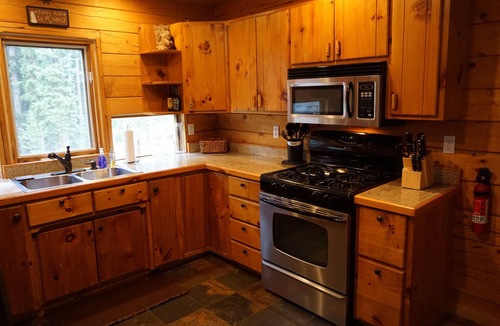 Breckenridge Cabin | Mountain Retreat with Amazing Hot Tub and Outdoor Patio Area!