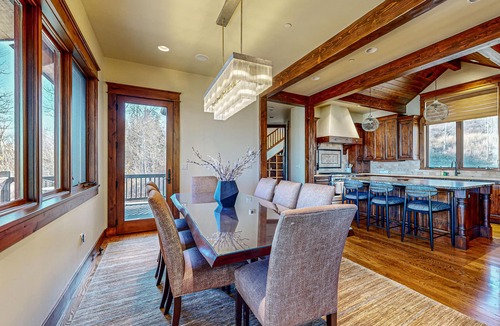Edwards House | Mountain retreat with hot tub, fully stocked kitchen & great views