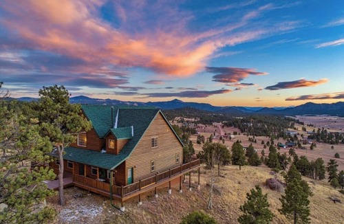 Florissant Cabin | Mountain Top Luxury Lodge with Stunning Views