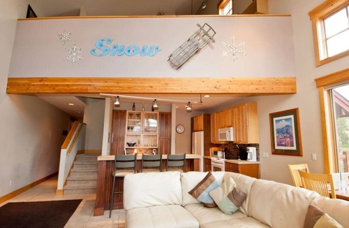 Dillon Condo | Mountain-View Condo in Dillon Walk to Dining & Lake Close to Keystone