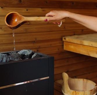 Alma Ski Chalet | Mountain View Family Cabin, Pet Friendly and Hot Tub