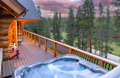 Fraser House | Mountain View Log Home I Private Hot Tub I Great Views I Activity Program