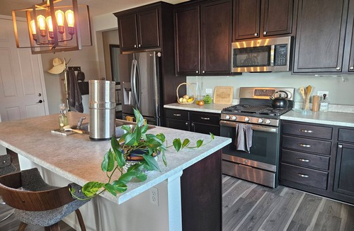 Frederick House | Mountain View Retreat Near Denver & Boulder, Private Bath & Garage Parking
