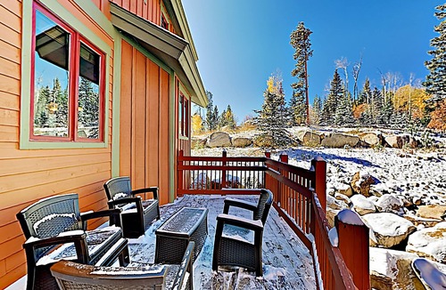 Bear Crossing House | Mountain View Townhome with Private Hot Tub, 2 Gas Fireplaces - Near Skiing