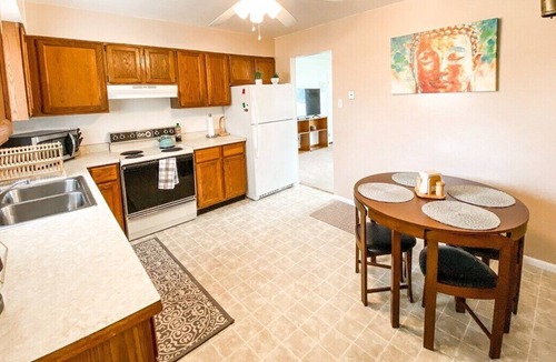 Central Colorado Springs House | ★Mountain View★ cozy stay near downtown and park
