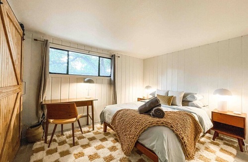 Colorado Springs House | Mountain View Apartment / stylish / cozy / central