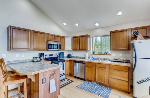 Valley of the Sun Cabin | Mountain Views, 1-Acre Lot, Sleeps 7, Resident Moose, 25 mi to Breck