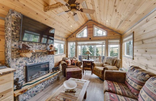 Fort Garland House | Mountain Views: Cabin in Fort Garland Near Hiking