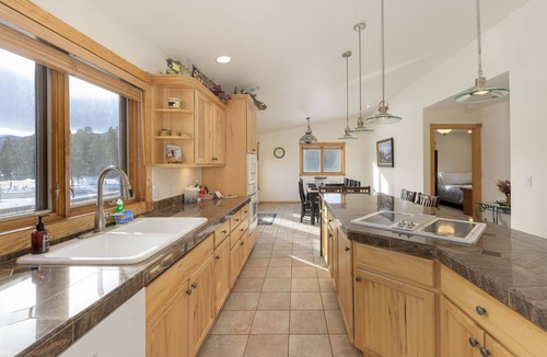 Pole Creek Meadows House | Mountain Views w/Hot Tub