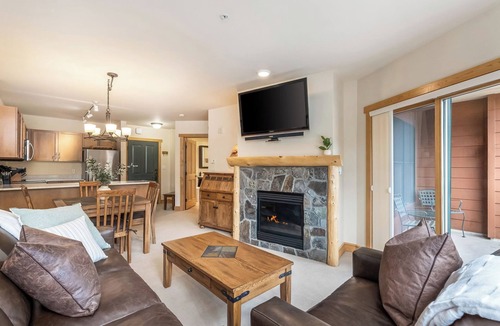 Copper Mountain Condo | Mountains Views + Hot Tubs, Hiking & Balcony