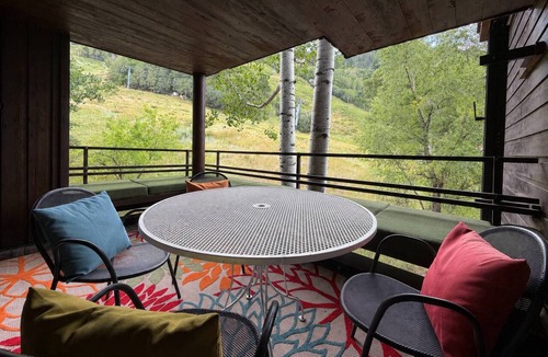 Aspen Condo | Mountainside Aspen Retreat! Balcony Views, Gas FP, W/D, Pool/Hot Tub & Garage Parking