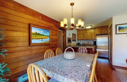 East Village at Copper Condo | Mountainside Home w/Free WiFi & a Full Kitchen plus a Shared Hot Tub