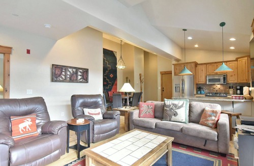 Frisco Condo | Mt. Victoria Lodge Penthouse Condo: Downtown, Hot Tub