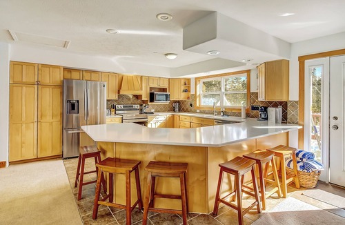 Quandary Village House | Mt Wildlife Retreat|Hot Tub|BBQ|Garage|FREE Dogs