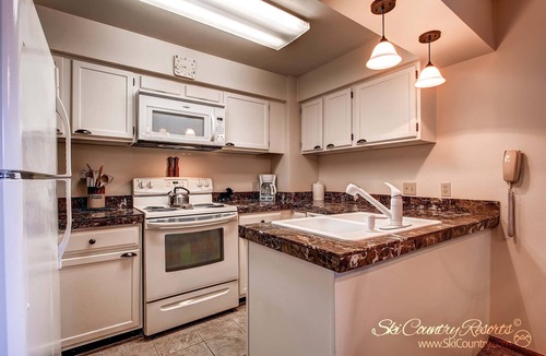 Historic District Condo | Mtn Retreat with Stunning Views & Prime Location! Onsite Outdoor Pool. SH50