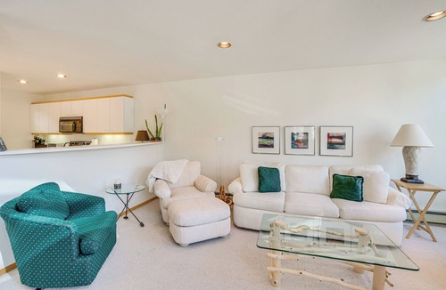 Frisco Condo | Mtn-View Deck, Workspace! Walkable Frisco Condo