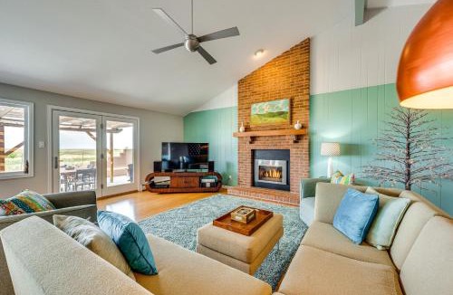 Boulder House | Mtn-View Home w/Pickleball Court in Louisville!