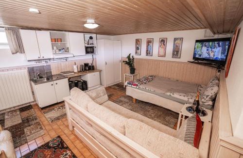 Larsmo Apartment | Mukava kellarihuoneisto jossa sauna ja poreallas