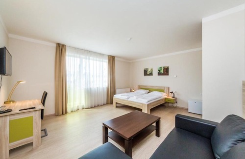 Zbraslav Hotel | Nad Královnou Hotel & Restaurant