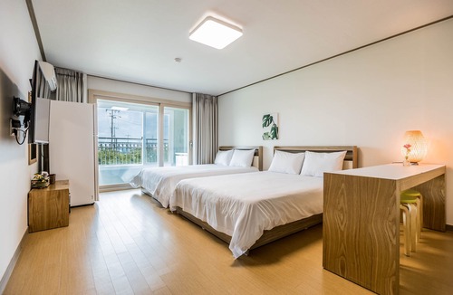 Aewol House | Nadia Pension