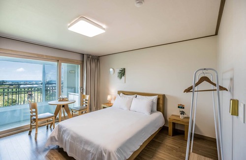 Aewol House | Nadia Pension