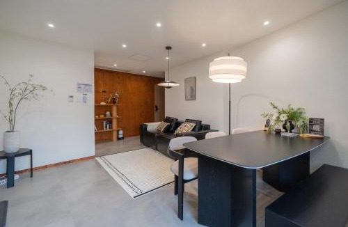 Jongno Bed & Breakfast | Nakwon Stay 3-Min Walk to Anguk & Jongno 3-ga Stations