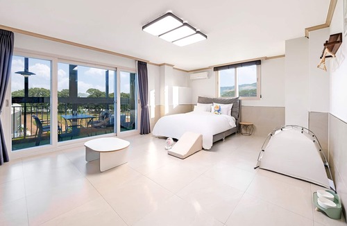Namhae House | Namhae Dangdangi Dog Pension Blue