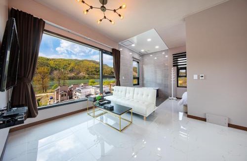 Namsan House | Namiseom 2020 Spa Poolvilla