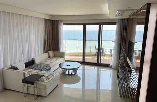 Seongsan Apartment | Near by Seopjikoji Beach Jeju Island and Seongsan Ilchulbong