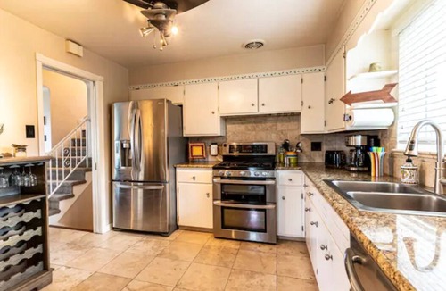 Denver House | Near Olde Town Arvada - Golden - Red Rocks - Pet Friendly