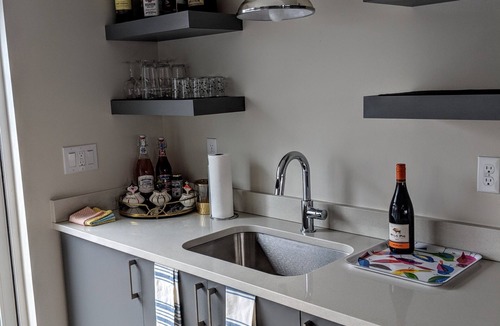 San Rafael House | New 4 Level Townhome Close to Downtown