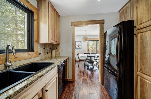 Blue River House | New! Chateau Coronet with Mountain Views & Sauna, minutes to Downtown Breck