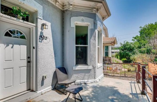 Jefferson Park House | New! Cheerful 3-bedroom home walk to Empower Field
