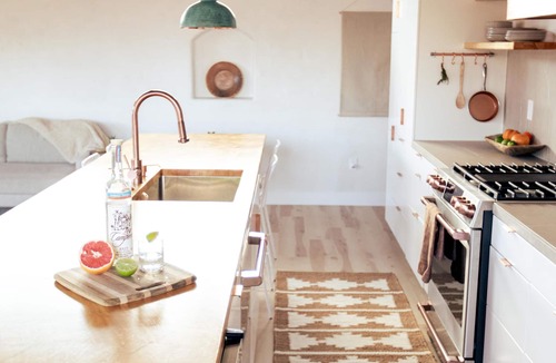 Solar Ranch House | NEW Contemporary 1 bedroom house with expansive views!