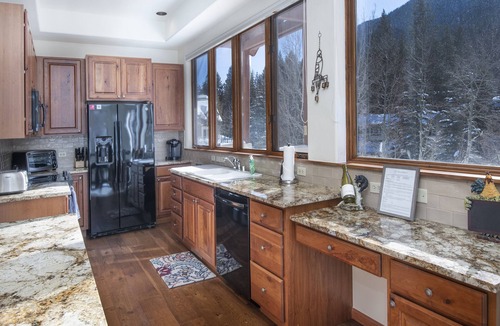 Vail House | New! East Vail Home | Vail Village On Bus Loop | 4 Masters | VIEWS!