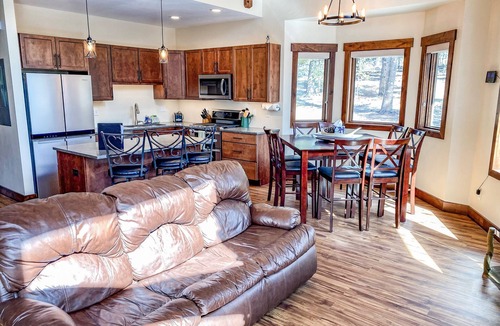 Alma Cabin | New! Family Friendly, Pet Friendly, New Build, 20 mi to Breckenridge - Lamplighter Lodge