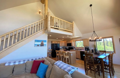 Indian Mountain Cabin | New! Family Getaway with Breathtaking Views/Fireplace/4 TV's/Fenced yard - Blissful Acres