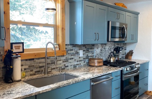 Alma Cabin | New Hot Tub,15 Miles from Breckenridge - River's Edge Retreat