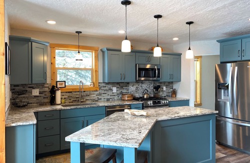 Alma Cabin | New Hot Tub,15 Miles from Breckenridge - River's Edge Retreat