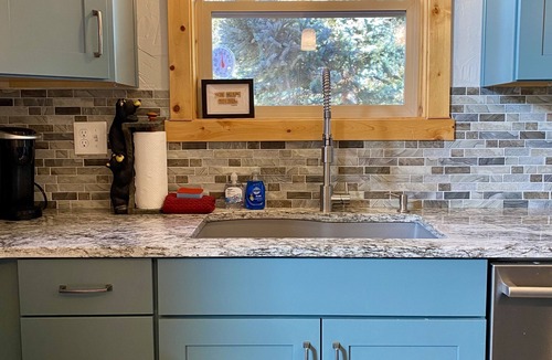 Alma Cabin | New Hot Tub,15 Miles from Breckenridge - River's Edge Retreat