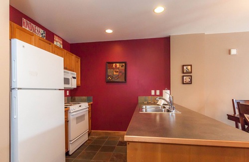 River Run Condo | NEW LISTING: Luxurious 2BR Condo sleeps 6. Next to lift. Heated Pool & Hot Tub