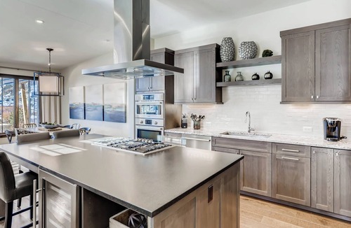 The Highlands House | New Listing! Private Hot Tub, River Acces, Luxury