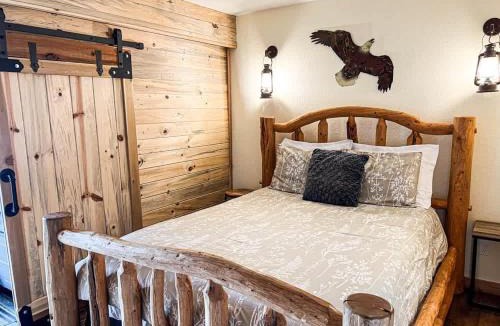 Silvercreek House | New Listing - Slopeside condo with Private Hot Tub