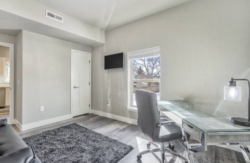 Northeast Colorado Springs Condo | New Lower Condo-mins to downtown-Pet Friendly