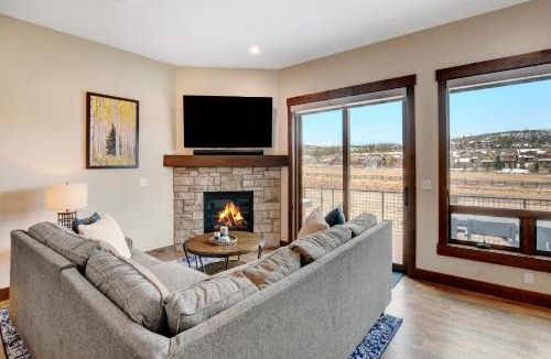 Grand Park House | New Luxury Villa 114 I Hot Tub I Great Views I Best Price I Free Adventures Daily