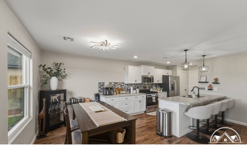 Garden City House | New Modern Escape in Garden City-Spacious & Stylish