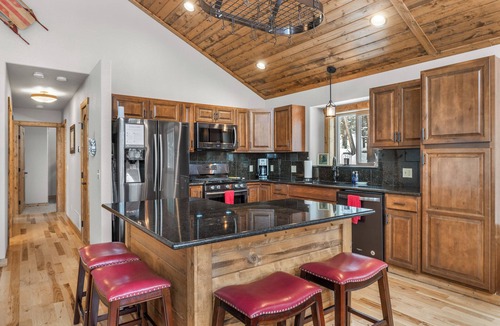 Valley of the Sun Cabin | New! Mountain Cabin w/Fireplace and Large Deck, 25 Miles to Breckenridge - Tranquility Inn