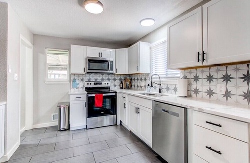 Northglenn House | NEW! Movies, Games, and Backyard Hangs, 4 Bedrooms