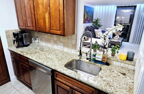 Downtown Denver Condo | NEW- One-bedroom condo, parking, and High-Speed WIFI in Downtown Denver